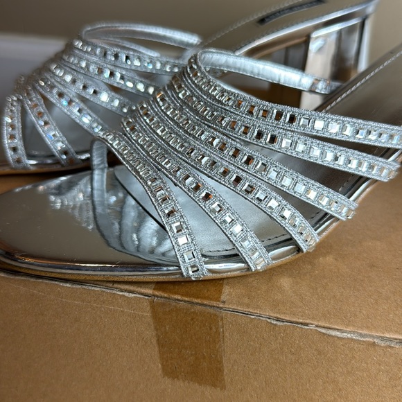 NWOT - NINE WEST Women's Frisky Heeled Sandal, Silver, Size 11M - Picture 3 of 16